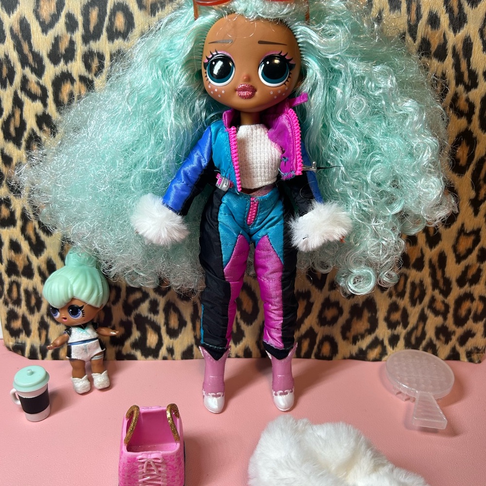 Lol OMG Icy Gurl Doll, Haircut, with tot and extra accessories